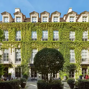 Hotel Le Pavillon De La Reine Paris