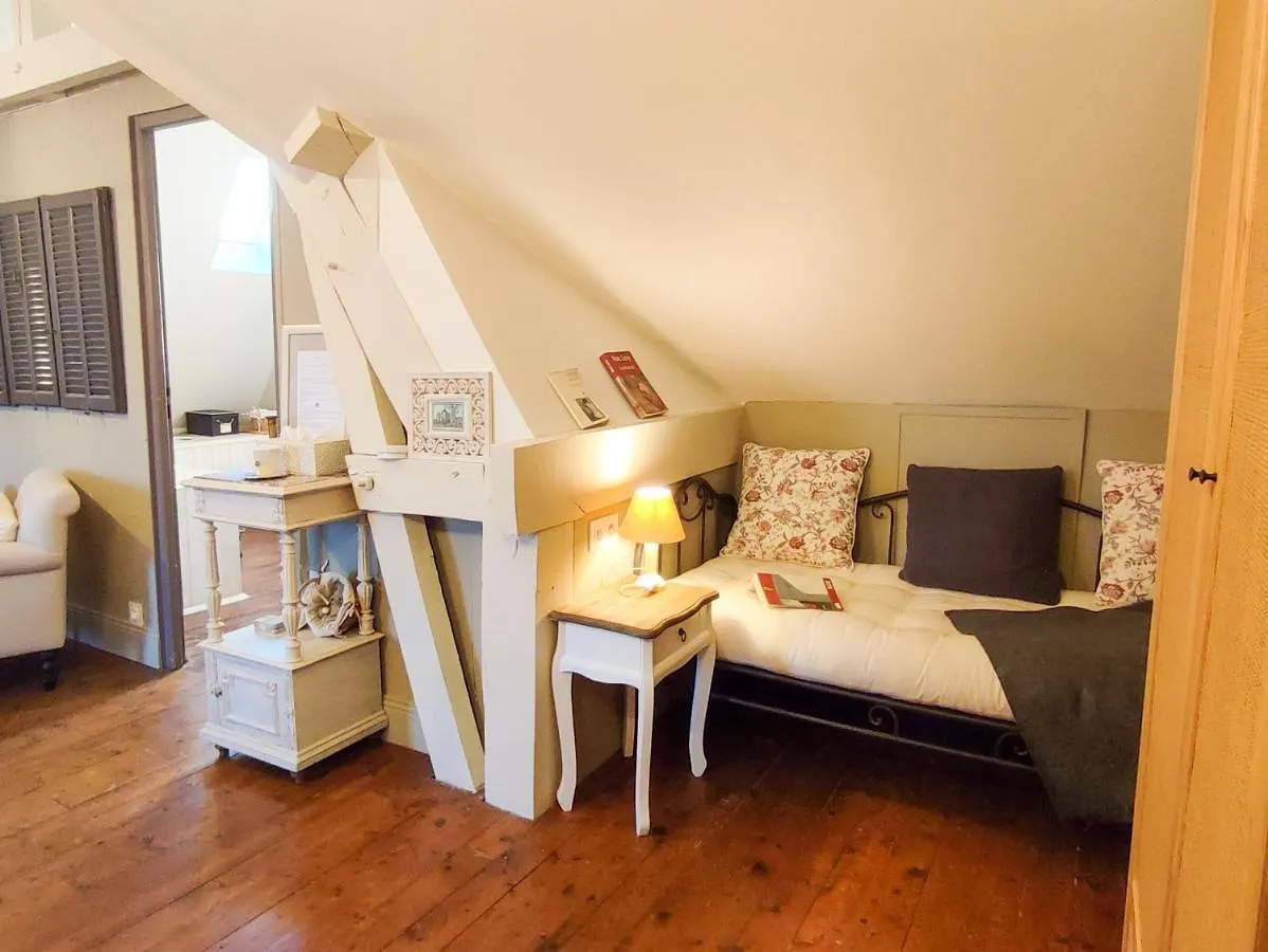 Chambres D'Hotes Le 1900 Val-Couesnon 2*,